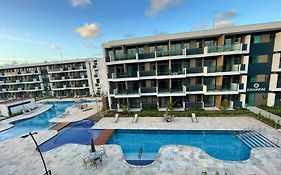 Makia Beach Experience Exclusive